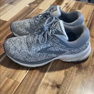 Grey Launch 5 Brooks sz 8.5